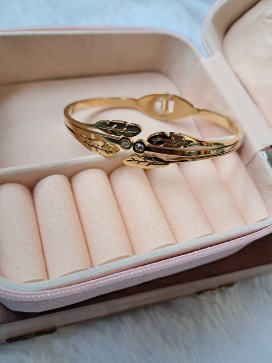Leave luxe Antitarnish Cuff Bracelet