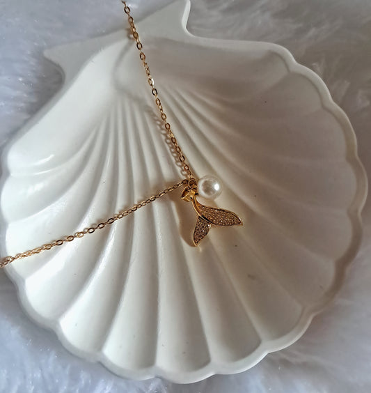 Luxe Pearl Fishtail Antitarnish Neckpice