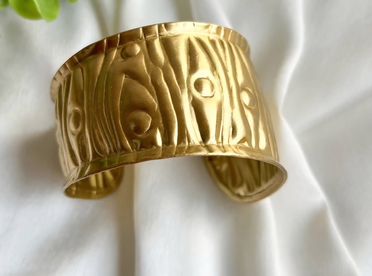 Roza Handmade Brass cuff